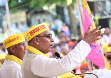 UP Politics: ‘ओम प्रकाश राजभर से हमें नहीं लगता डर, उसको जूता से मारेंगे’, बीजेपी के पूर्व सांसद का विवादित बयान